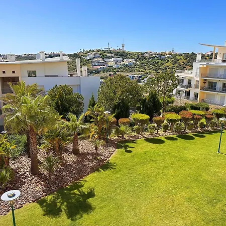 Modern Ocean, Garden & Pool View By Becherish Apartament *