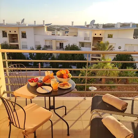 Appartement Modern Ocean, Garden & Pool View By Becherish