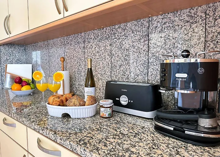 Modern Ocean, Garden & Pool View By Becherish 阿尔布费拉