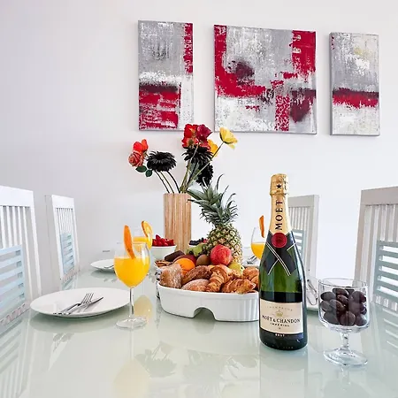 Modern Ocean, Garden & Pool View By Becherish Апартаменты