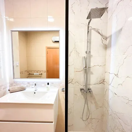 Appartement Modern Ocean, Garden & Pool View By Becherish