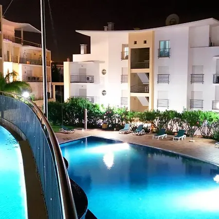 דירה Modern Ocean, Garden & Pool View By Becherish *