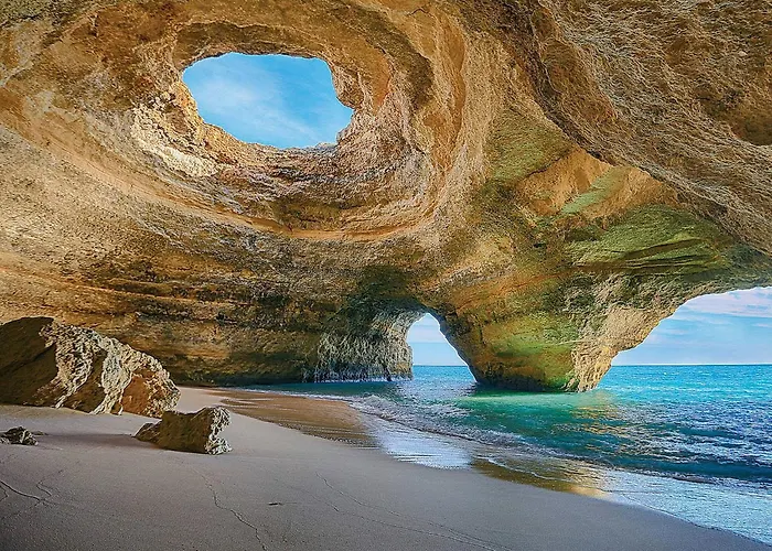 Modern Ocean, Garden & Pool View By Becherish *