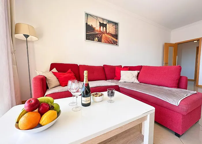 Lejlighed Modern Ocean, Garden & Pool View By Becherish