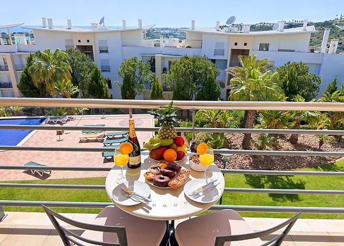 Modern Ocean, Garden & Pool View By Becherish Apartmán *