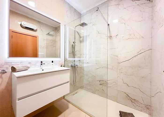 Modern Ocean, Garden & Pool View By Becherish