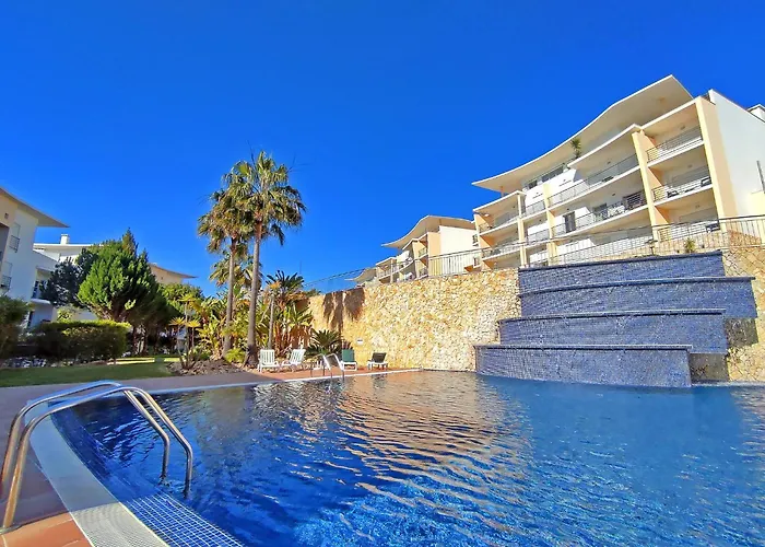 Lägenhet Modern Ocean, Garden & Pool View By Becherish